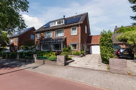 Corner house for sale: Hatertseweg 24, St. Anna Nijmegen
