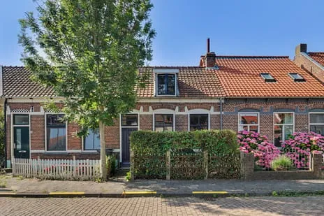 Terraced house for sale: Havelaarstraat 64, Colijnsplaat Colijnsplaat