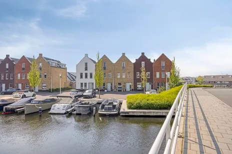 Tussenwoning te koop: Haven 38, Leimuiden Leimuiden