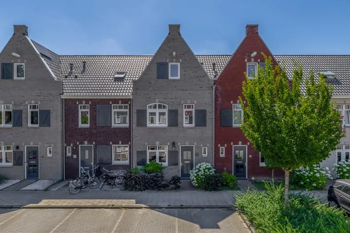Terraced house for sale: Havenkade 40, Middelharnis westplaat Middelharnis