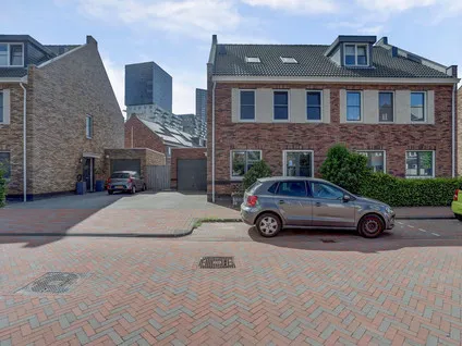 Twee-onder-één-kap te koop: Havenkade 92, De Haven Spijkenisse