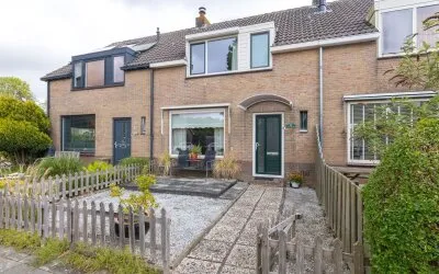 Terraced house for sale: Havenweg 48, Schellinkhout Schellinkhout