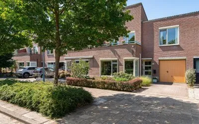 Tussenwoning te koop: Haya van Somerensingel 143, Hoofddorp Toolenburg Oost Hoofddorp