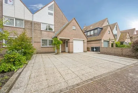 Twee-onder-één-kap te huur: Haya van Somerenstraat 32, Landweg Bergen (Nh)
