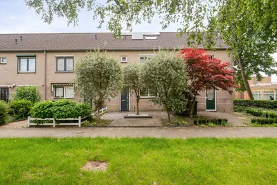 Tussenwoning te koop: Haydnplantsoen 76, Muziekwijk Z.-Oost Almere