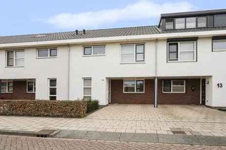 Tussenwoning te koop: Haydnstraat 11, Waalwijk