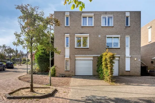 Twee-onder-één-kap te koop: Hazelaar 11, De Hemelder Brunssum