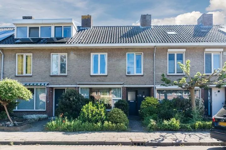Tussenwoning te koop: Hazelaar 75, Akert Geldrop