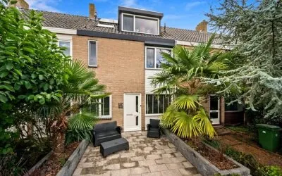 Tussenwoning te koop: Hazelaarhof 9, Vrouwtjeslant / Nieuweveen Nootdorp