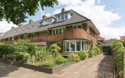 Hoekwoning te koop: Hazelaarlaan 9, Bloemenkwartier Zuid Hilversum
