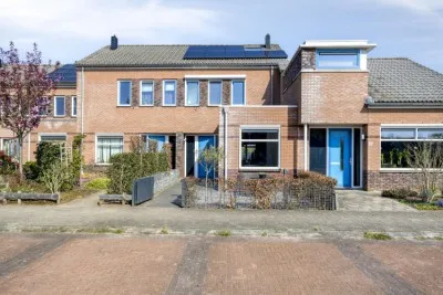 Tussenwoning te koop: Hazelaarserf 12, Dorp Bathmen Bathmen