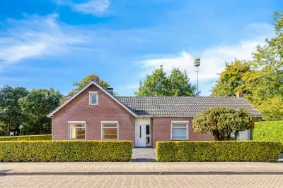 Vrijstaande woning te koop: Hazelaarstraat 1, Vogelwaarde