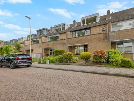 Tussenwoning te koop: Hazelaarstraat 34, Bomenbuurt (Vianen) Vianen (Ut)