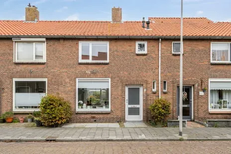 Terraced house for sale: Hazelaarstraat 9, Kleine Geest en Molenwijk Monster