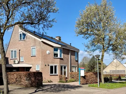 Tussenwoning te koop: Hazeleger 50, Tweede woonwijk Zeewolde