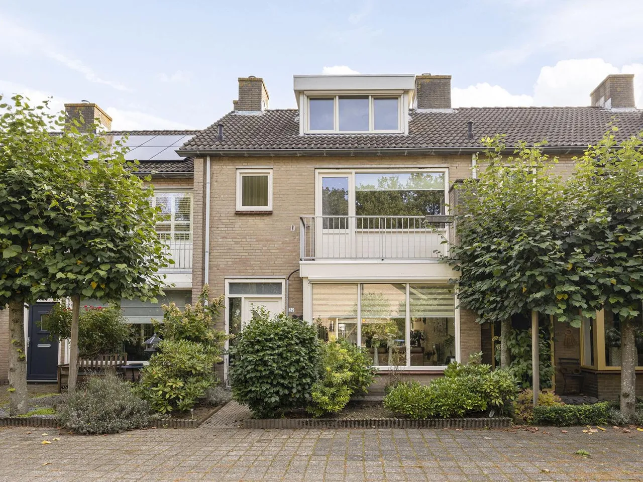 Tussenwoning te koop: Hazenbos 32, Halsteren
