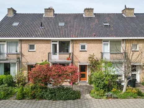 Tussenwoning te koop: Hazenboslaan 35, Schildersbuurt Oegstgeest