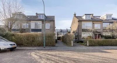 Twee-onder-één-kap te koop: Hazenboslaan 5, Zeeheldenbuurt Oegstgeest