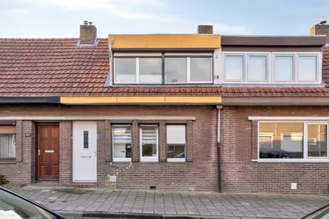 Tussenwoning te koop: Hazenkampstraat 51, Langenberg Brunssum