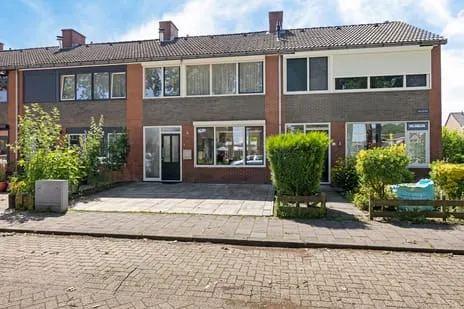 Terraced house for sale: Hazepad 4, Nieuw-Amsterdam-Centrum Nieuw-Amsterdam