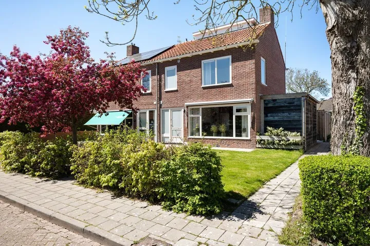 Twee-onder-één-kap te koop: Hearewei 10, Hantum