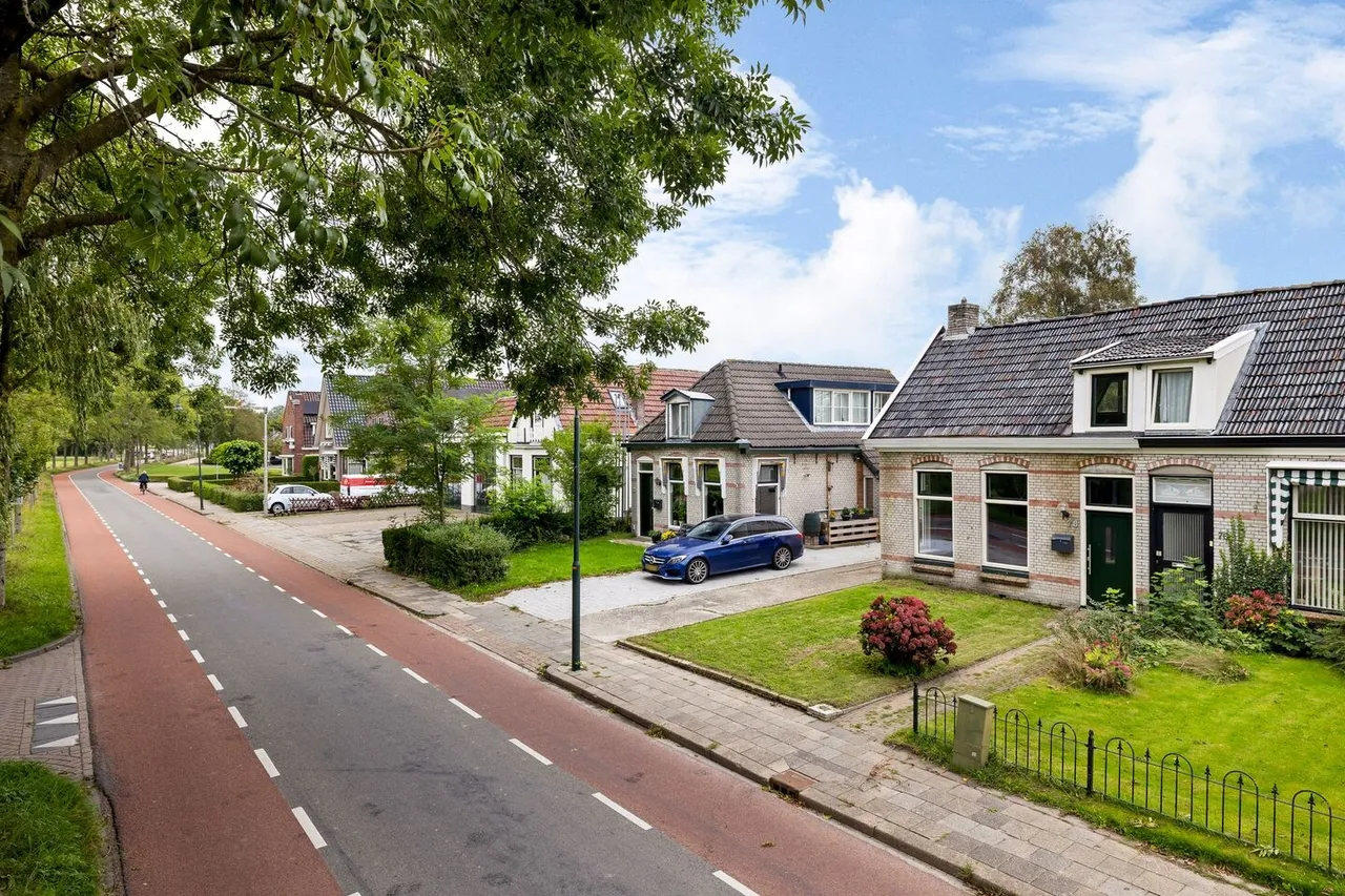 Twee-onder-één-kap te koop: Hearewei 78, Dronryp