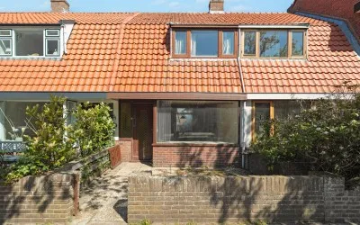 Tussenwoning te koop: Hector Treubstraat 53, Geleerdenbuurt Den Helder