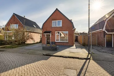Vrijstaande woning te koop: Heechfinne 6, Akkrum Akkrum