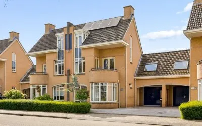 Tussenwoning te koop: Heemraadserf 44, Erven Houten