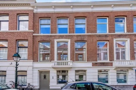 Terraced house for sale: Heemskerckstraat 24, Zeeheldenkwartier 'S-Gravenhage