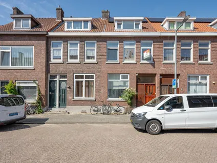 Tussenwoning te koop: Heenvlietstraat 17, Tarwewijk Rotterdam