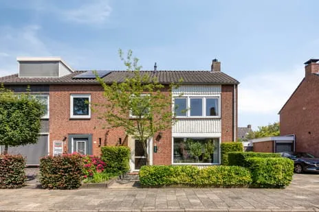 Twee-onder-één-kap te koop: Heer Arnoudstraat 11, Slotjes-West Oosterhout (Nb)