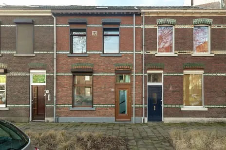 Tussenwoning te koop: Heerderweg 10, Wyckerpoort Maastricht