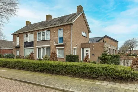 Twee-onder-één-kap te koop: Heerdgang 24, Zundert Zundert