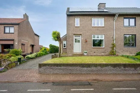Twee-onder-één-kap te koop: Heerenstraat 40, Moorveld Moorveld
