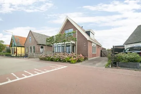 Vrijstaande woning te koop: Heerenweg 212, Barsingerhorn (woonkern) Barsingerhorn