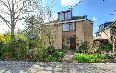 Hoekwoning te koop: Heereplaats 1, Rozenburg