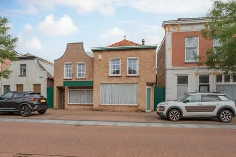 Woning te koop: Heereplein 12, Raamsdonksveer