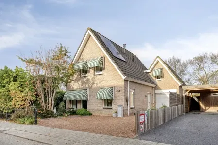 Vrijstaande woning te koop: Heersdijk 97, Hoogvliet Noord Hoogvliet Rotterdam