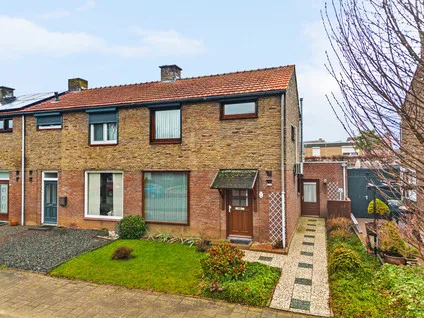 Tussenwoning te koop: Heerstraat Noord 104, Oud-Stein Stein