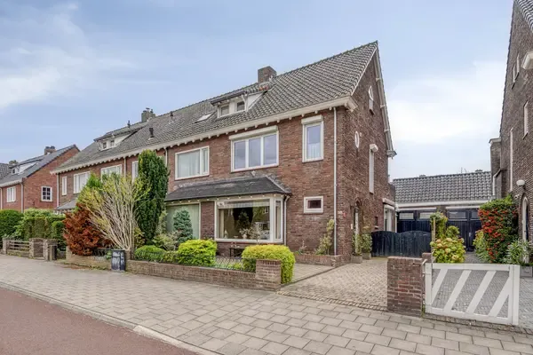 Tussenwoning te koop: Heezerweg 236, Eindhoven