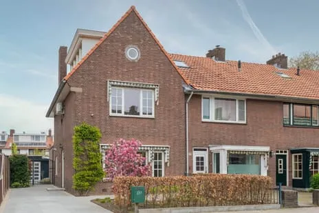 Hoekwoning te koop: Heezerweg 237, Eindhoven