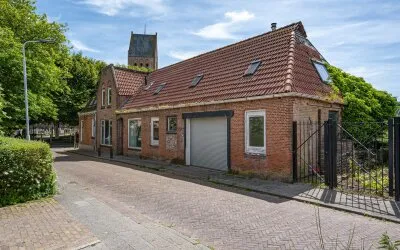 Twee-onder-één-kap te koop: Hegebuorren 1, Stiens Stiens