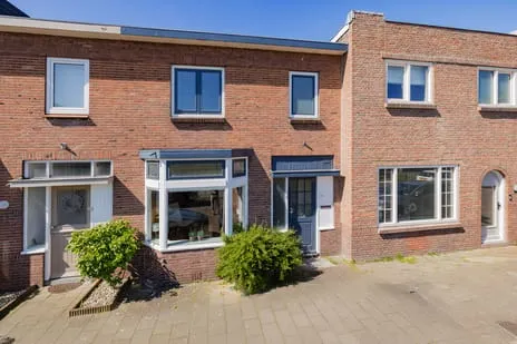 Tussenwoning te koop: Heidestraat 24, Tussenbeeksbuurt Ijmuiden