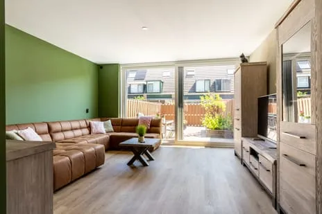 Tussenwoning te koop: Heijermansplein 243, Toneelspelersbuurt Schiedam