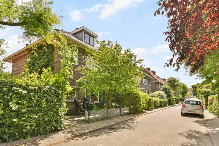 Corner house for sale: Heiligerleelaan 4, Hillegersberg Zuid Rotterdam
