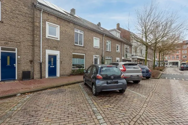 Tussenwoning te koop: Heinseweg 17, Sittard-Centrum Sittard