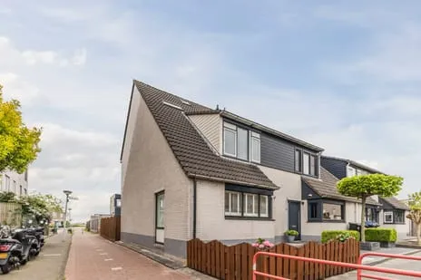Hoekwoning te koop: Heintje Davidspad 50, Westerwatering Zuid Zaandam