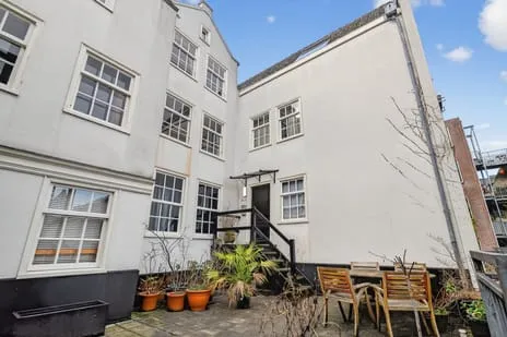 Appartement te koop: Heintje Hoekssteeg 5M, Kop Zeedijk Amsterdam