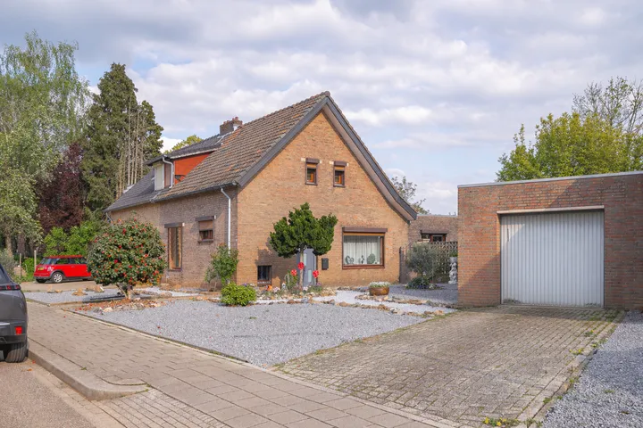 Twee-onder-één-kap te koop: Heisteeg 85, Nieuwdorp Stein
